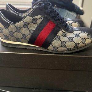 Men’s  authentic Gucci sneakers size 6 1/2